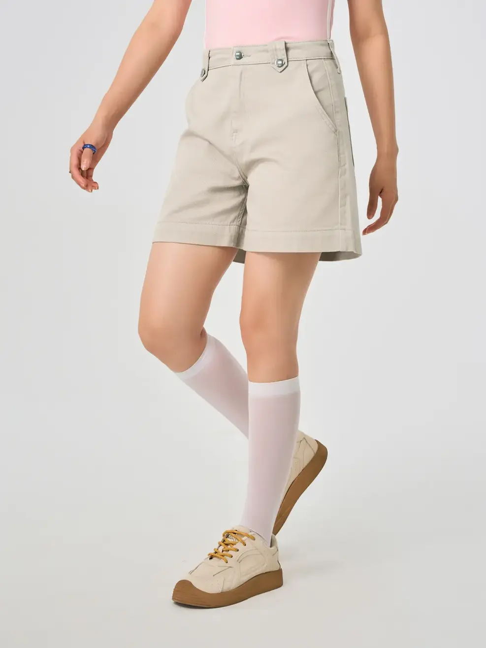 Quần Shorts Khaki Dáng A Đỉa Kẹp Cúc - Ảnh 3