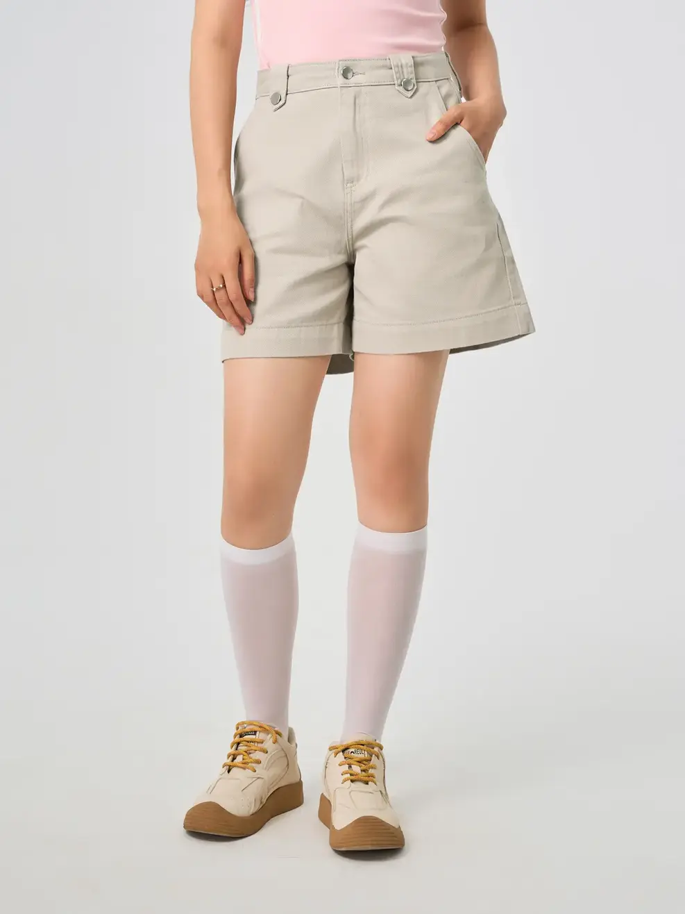Quần Shorts Khaki Dáng A Đỉa Kẹp Cúc