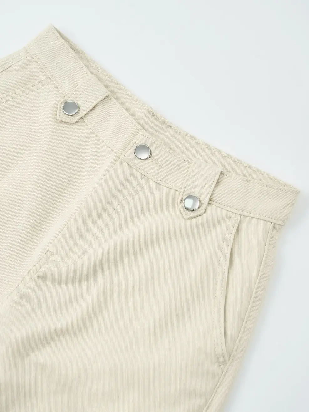 Quần Shorts Khaki Dáng A Đỉa Kẹp Cúc - Ảnh 4