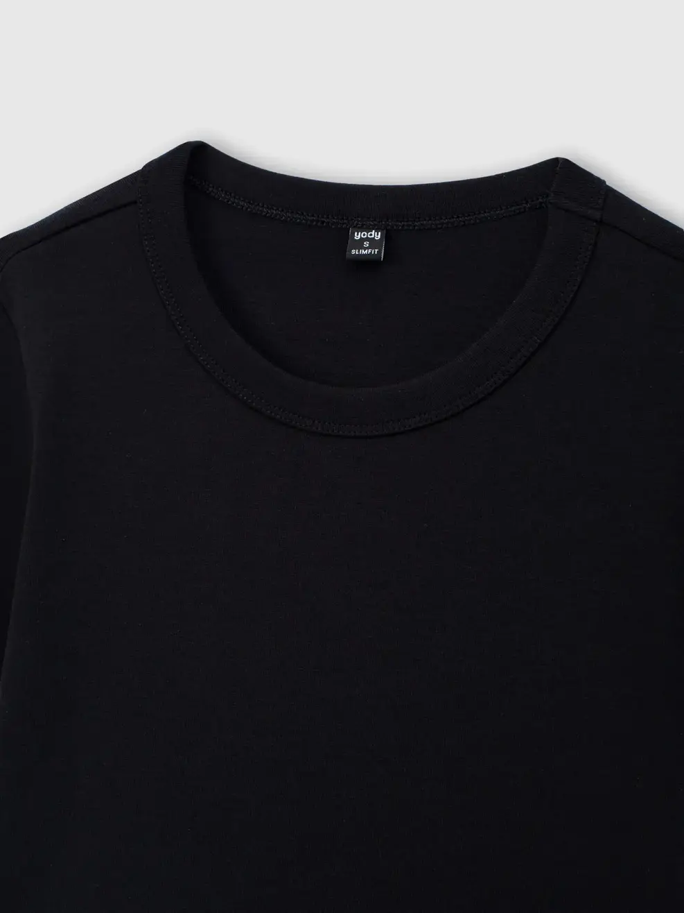 Áo Phông Nữ Slim Fit Cổ Tròn - Ảnh 3